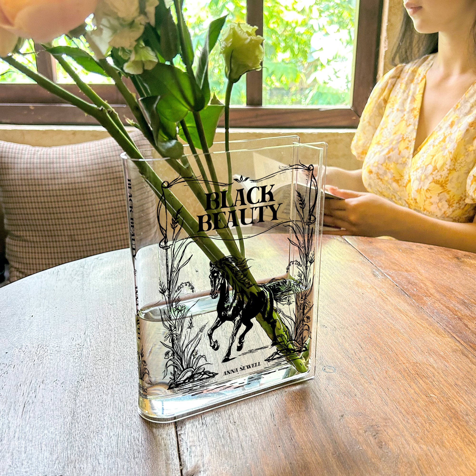 Black Beauty Acrylic Book Vase